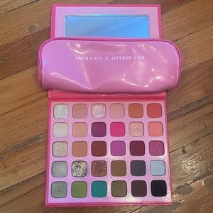 JSC x MORPHE palette and makeup bag